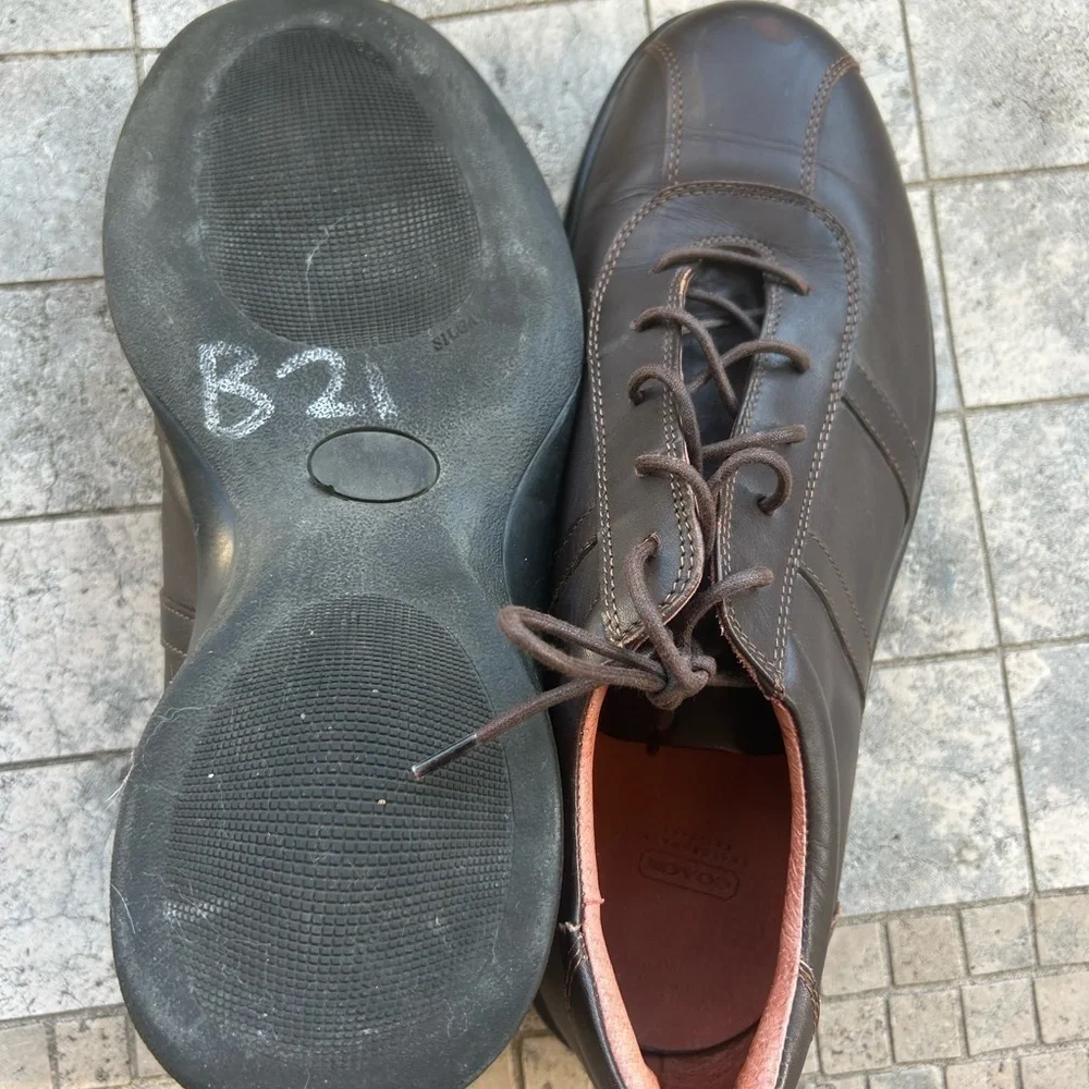 Coach Men's Brown Leather Shoes sz 10 excellent condition